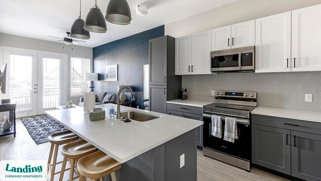 Building Photo - 400 Crawford St