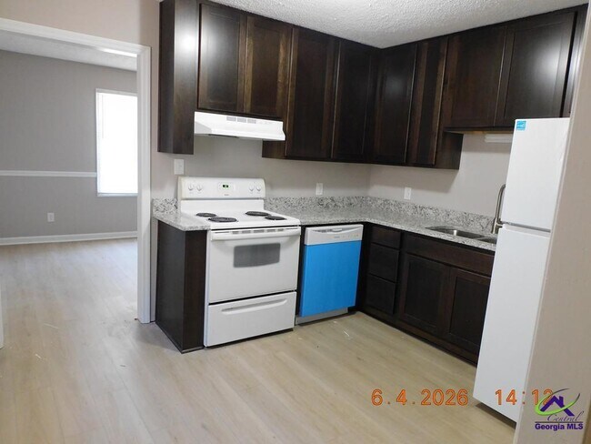Building Photo - 1215 Macon Rd