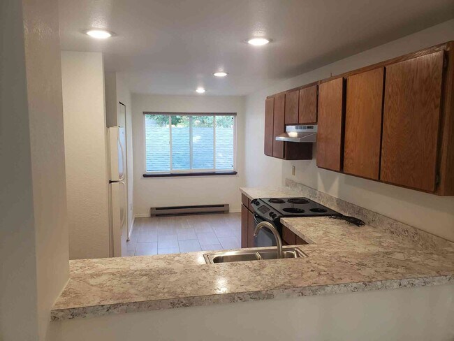 Kitchen Looking East - 12709 NE 116th St