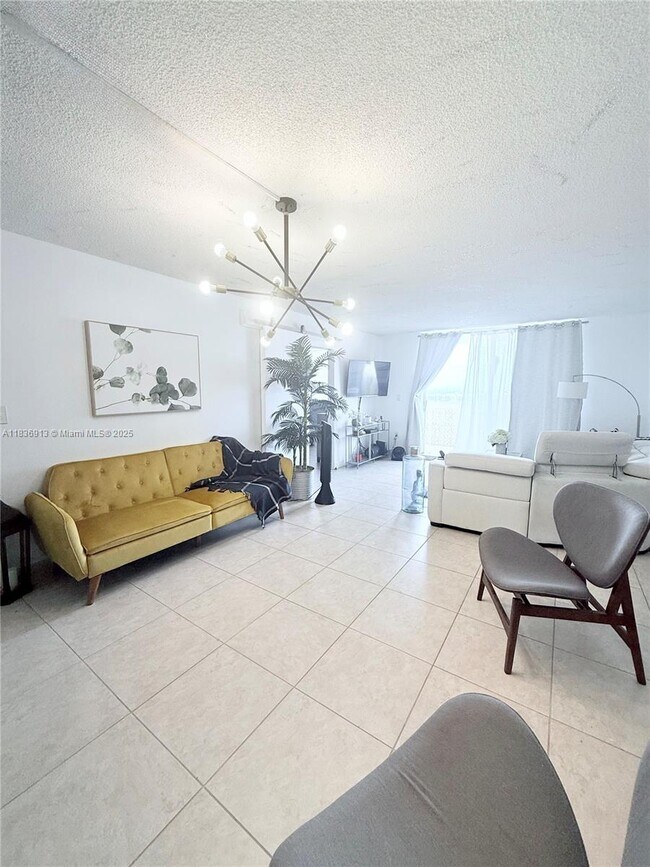 Foto del edificio - 1833 S Ocean Dr