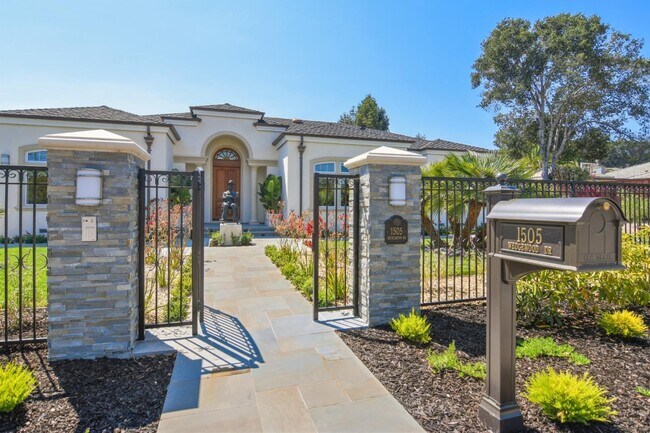Foto del edificio - 1505 Wedgewood Dr