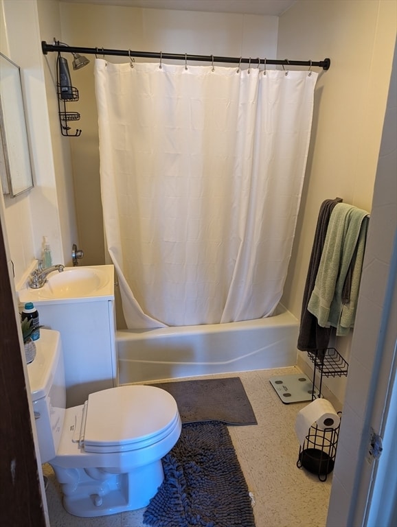 Building Photo - 390 Fellsway W