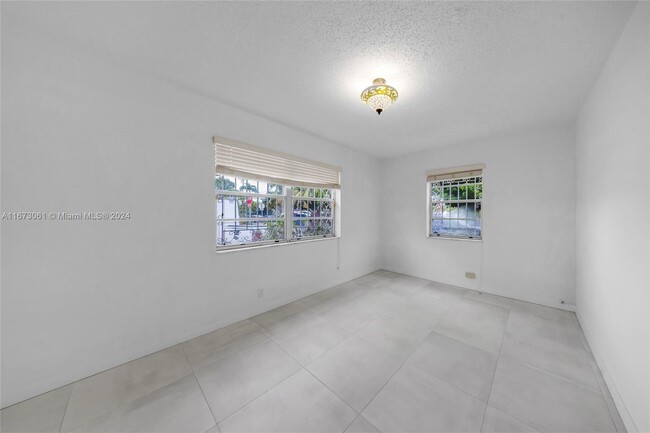 Foto del edificio - 3600 SW 26th St