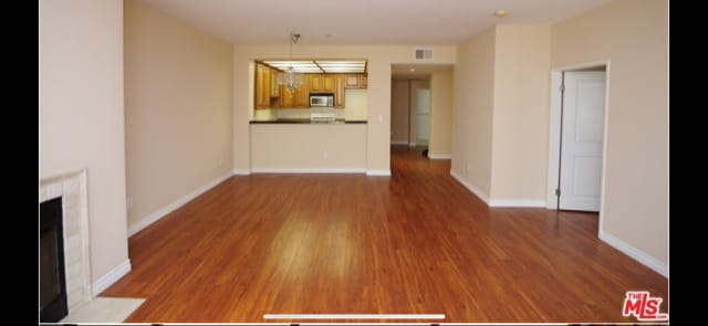 Open Living Room - 4568 W 1st St