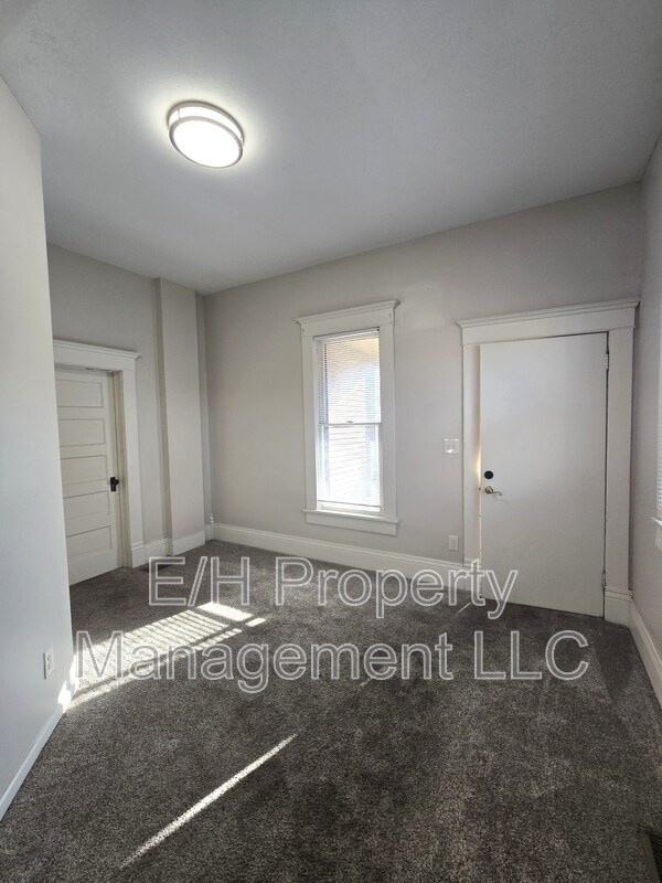Foto del edificio - 1007 W Maple St