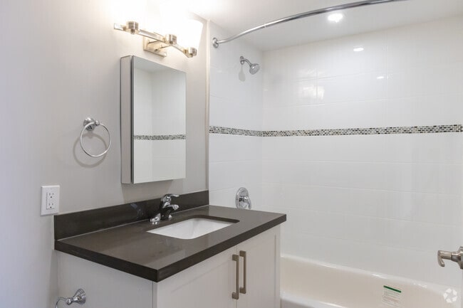 1BR, 1BA - 765SF - Trillium Apartments