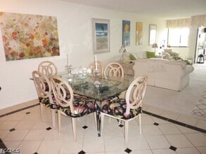Building Photo - 4821 S Landings Dr