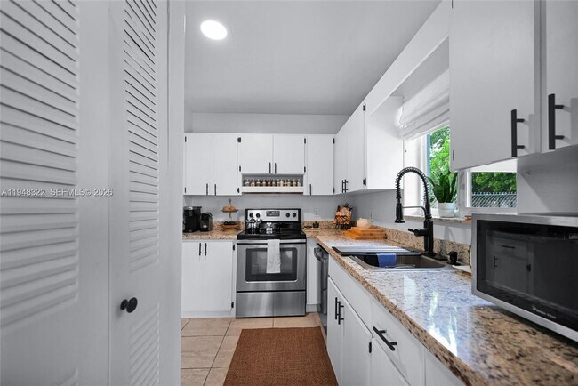 Foto del edificio - 8780 SW 200th Terrace
