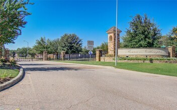 Building Photo - 7631 Willow School Dr