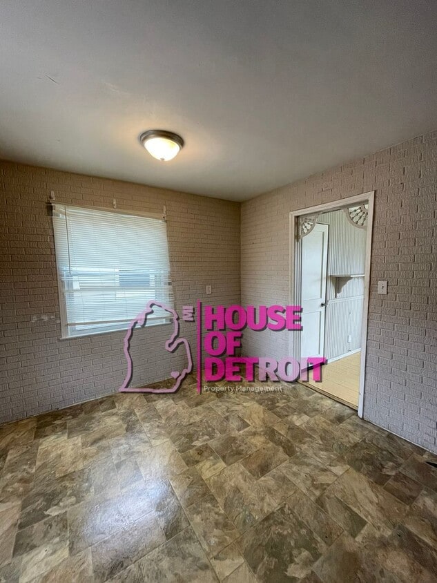 Primary Photo - 3 BEDROOM | 1 BATH | FREE PRE SCREEN