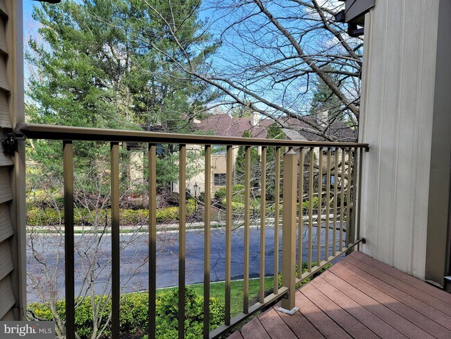 Foto del edificio - 206B Cypress Point Cir