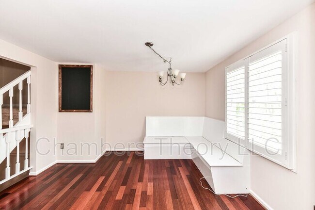 Building Photo - 1549 Twisted Oak Dr