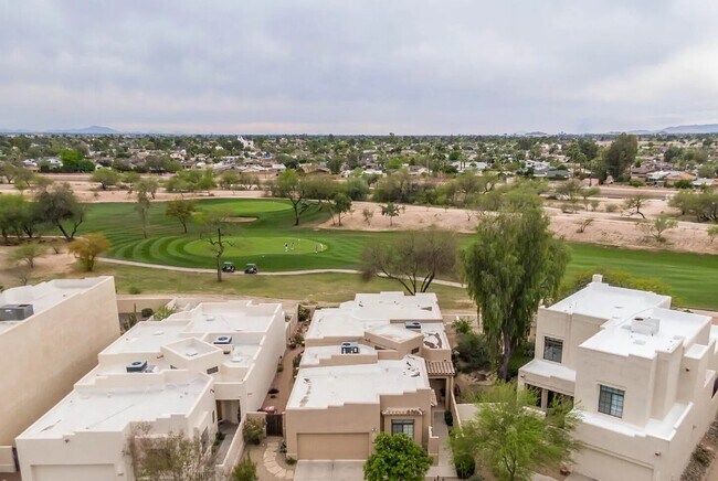 Foto del edificio - 8331 E Cactus Wren Rd