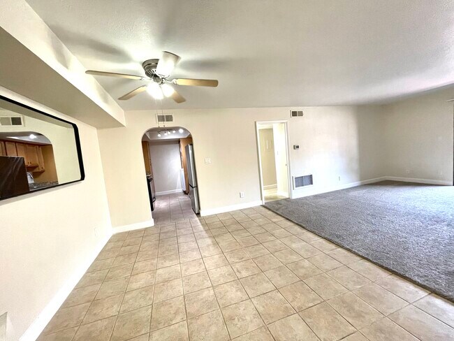 Foto del edificio - 3825 E Camelback Rd