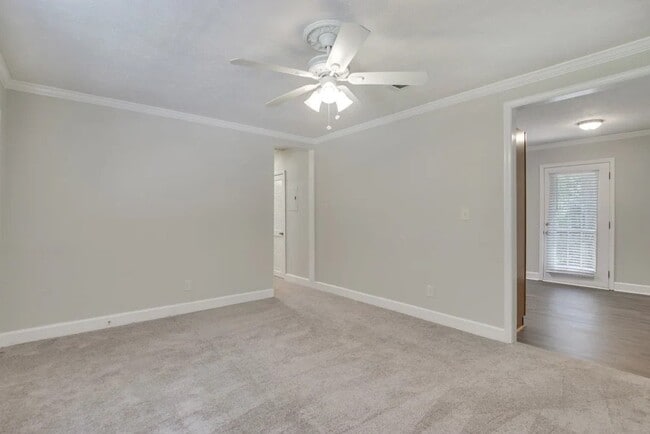 Building Photo - 3551 Meadowview Dr