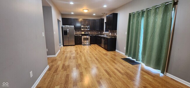 Building Photo - 5923 Edelle Dr