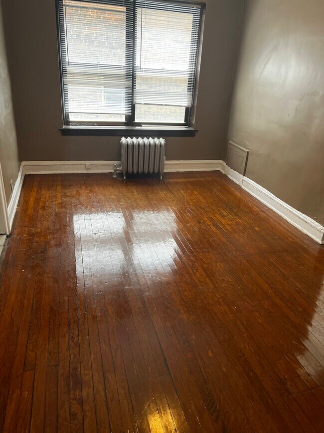 Foto del edificio - 8036 S Ellis Ave