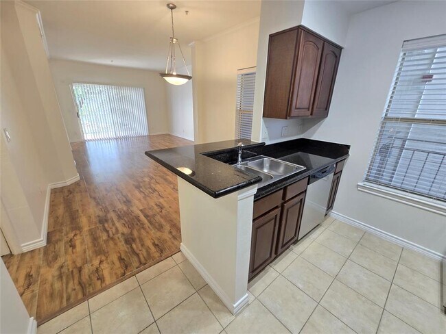 Foto del edificio - 6000-5 Shepherd Mountain Cove