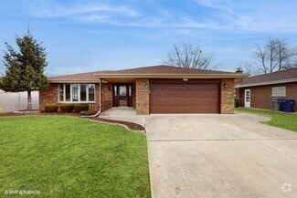Building Photo - 15405 Tulip Ct