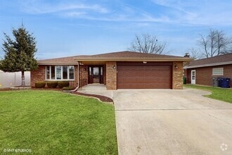 Building Photo - 15405 Tulip Ct