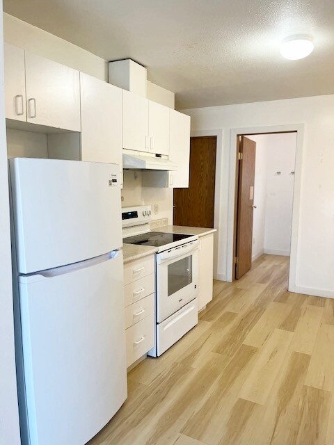 Photo du bâtiment - 8220 92 Ave