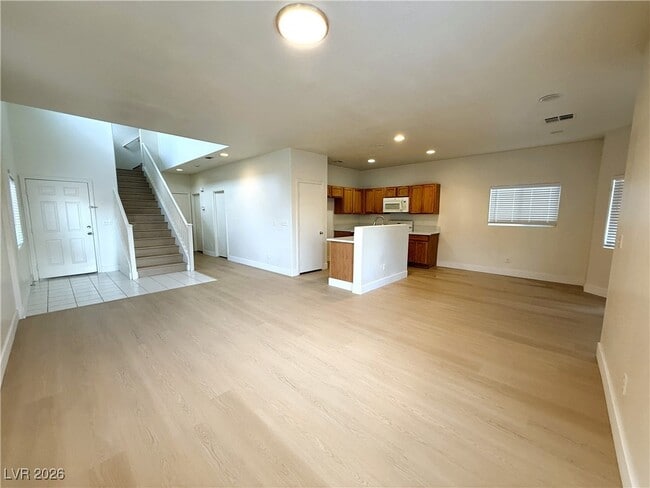 Building Photo - 6079 Clovelly St