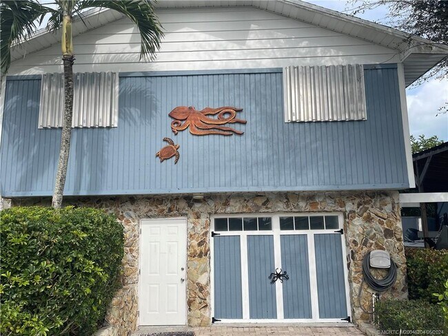 Building Photo - 5229 SE Horseshoe Point Rd