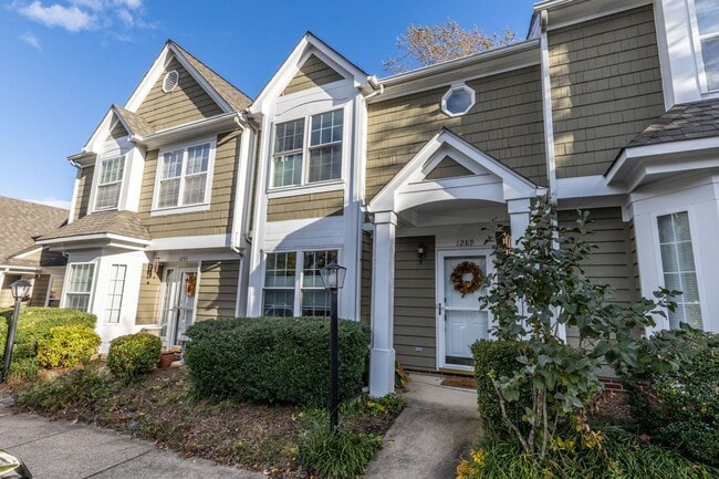 Building Photo - 1289 Clifden Green