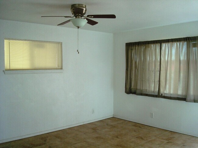 Foto del edificio - 2801 Hawick Rd