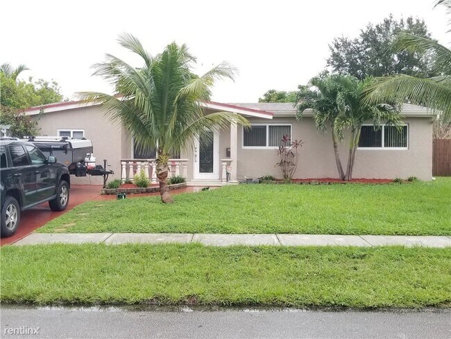Building Photo - 3 br, 1.5 bath House - 7091 Coolidge St