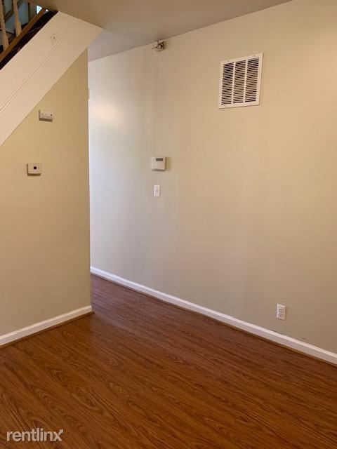 Building Photo - 3 br, 1 bath Townhome - 1727 McHenry St