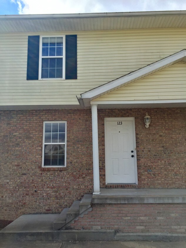 Primary Photo - 118 Weatheridge Dr