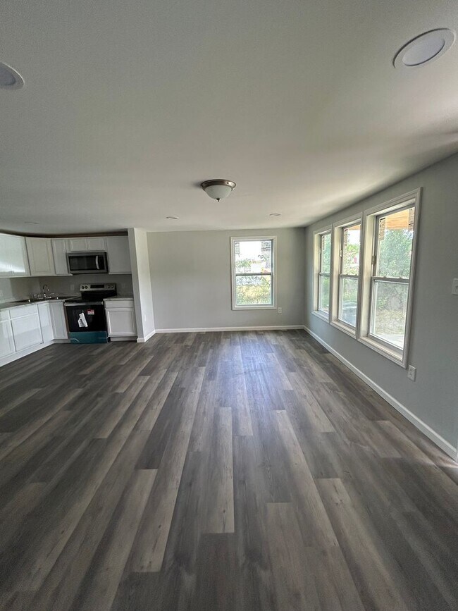 Foto del edificio - 3 Bed 2 Bath home