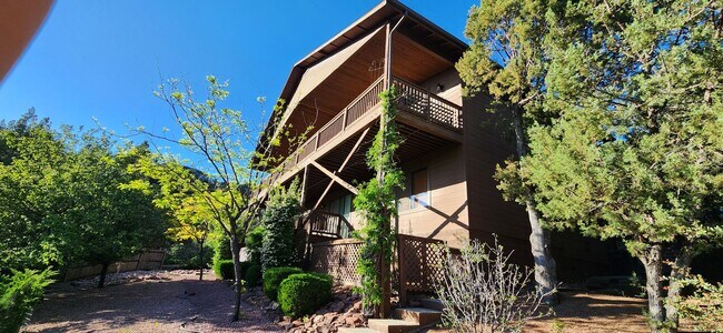Foto del edificio - 816 N Blue Spruce Cir