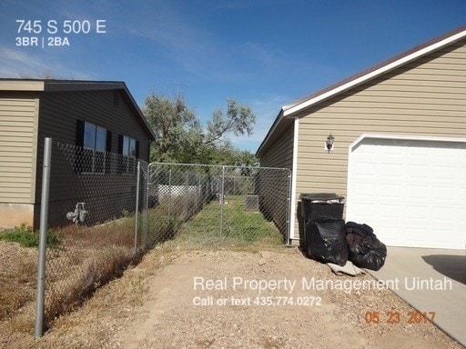 Building Photo - Pet Friendly Roosevelt Home