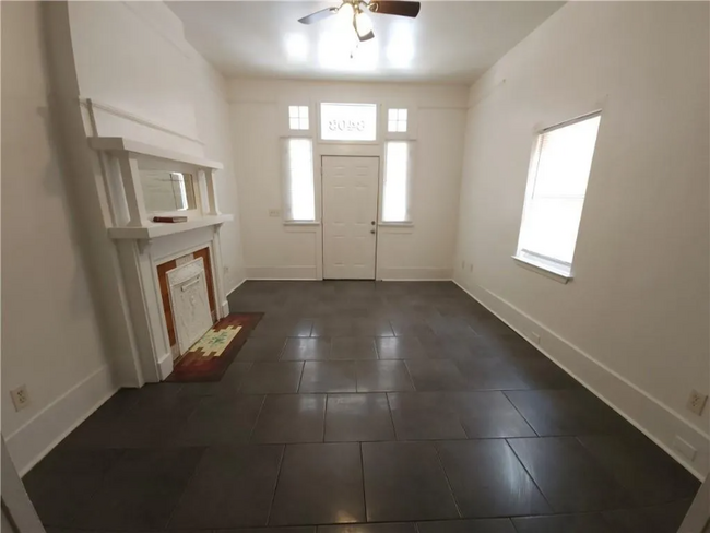 Foto del edificio - 8403 Apricot St