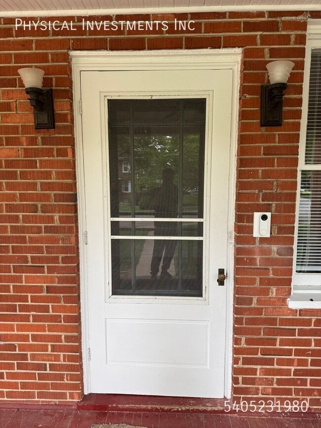 Building Photo - 158 Princeton Cir NE