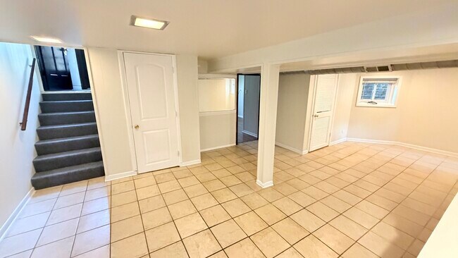 Foto del edificio - 5706 N Maplewood Ave