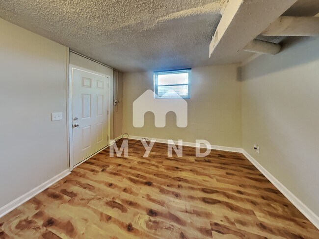 Building Photo - 1729 Morehead Ave