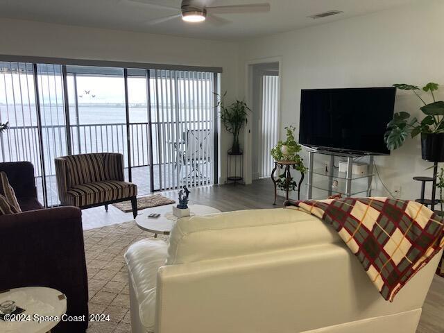 Foto del edificio - 3799 S Banana River Blvd