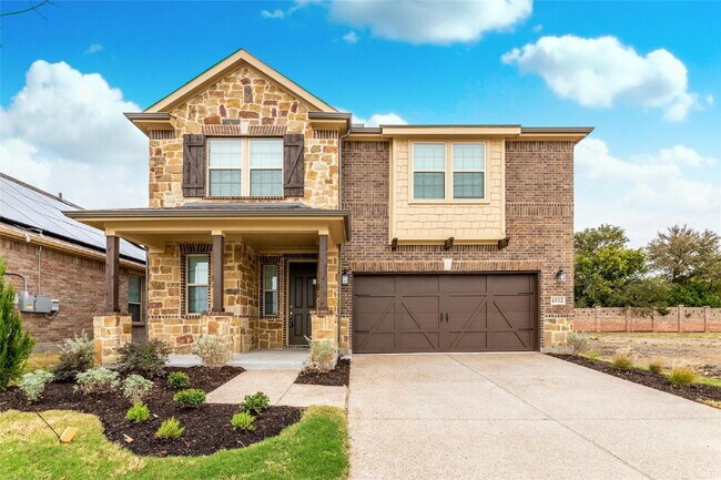 Foto del edificio - Spacious Allen Home with Modern Kitchen, Fenced Backyard & 2-Car Garage