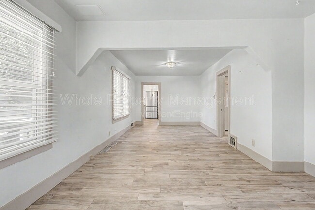 Building Photo - 4205 S Lincoln St