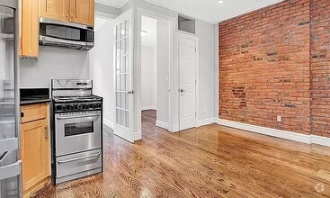 Building Photo - 326 E 35th St