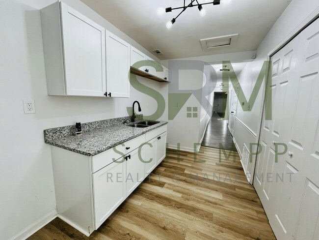 Building Photo - 615 N 32nd St