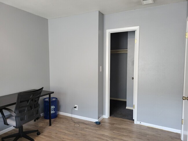 Foto del edificio - 1903 Hidden Way