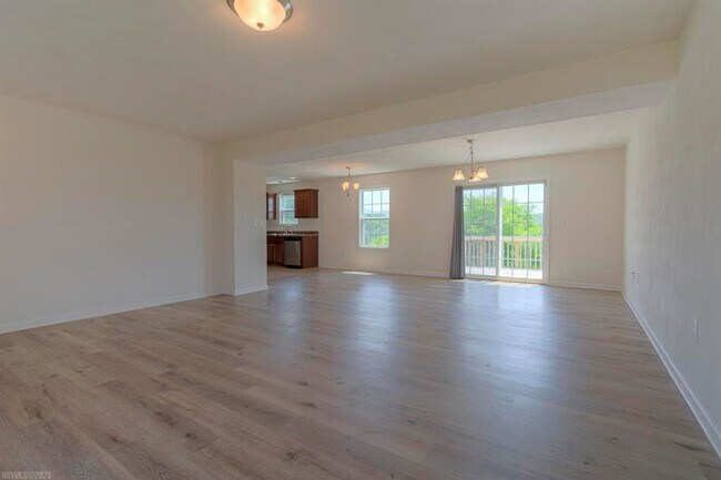 Foto del edificio - Pembroke, 3 BR / 2.5 BA, Available 9/5