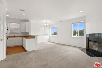 Building Photo - 5430 Bellingham Ave
