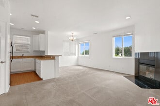 Building Photo - 5430 Bellingham Ave