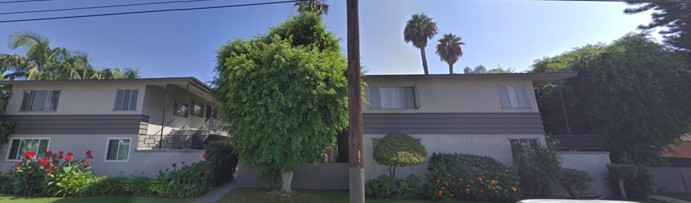 Building Photo - 1330 W Valencia Dr