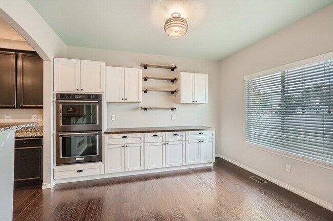 Foto del edificio - 899 Shirttail Peak Court, Windsor, CO, 80550